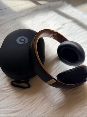 Beats by Dre Wireless Over-Ear Headphones — Black and Gold Trim